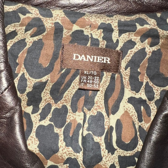 Vintage Women's Danier Genuine Leather Jacket - Picture 4 of 8